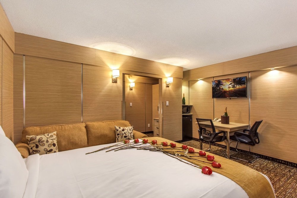 Ocean Beach Palace Hotel And Suites 33/67