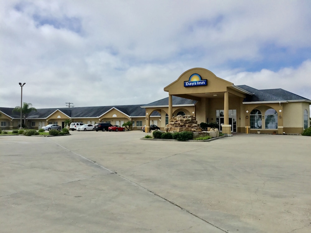 Days Inn By Wyndham Robstown 3/39