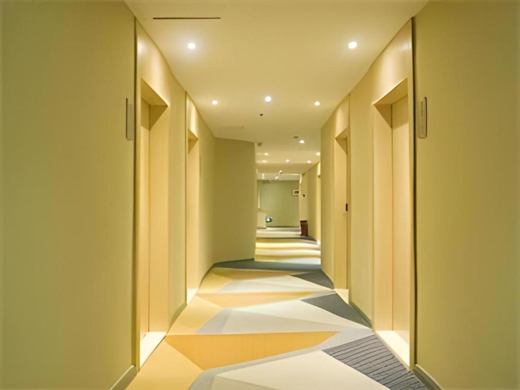 City Comfort Inn (Maoming Xuefu) 28/47