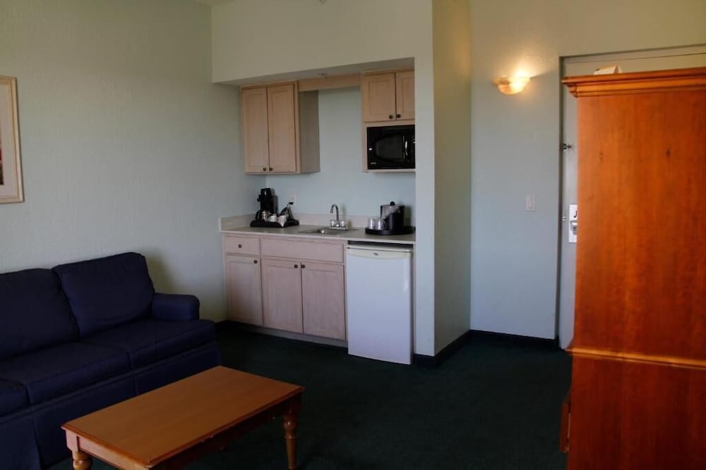 Cocoa Beach Suites 30/33