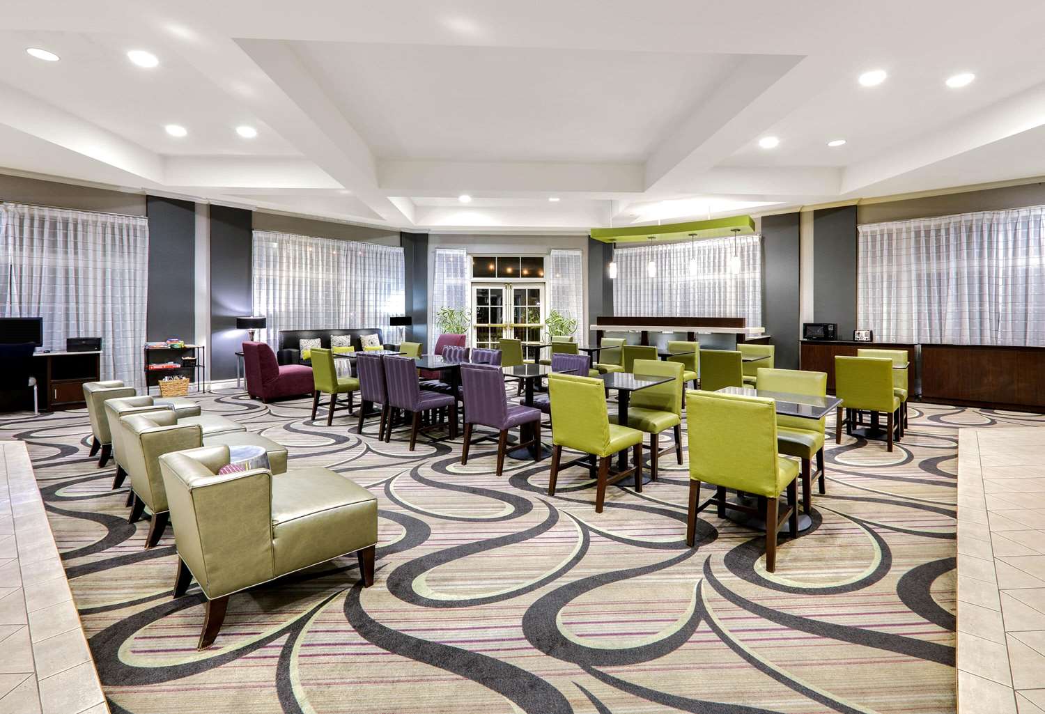 La Quinta Inn Suites Dallas North Central 36/48