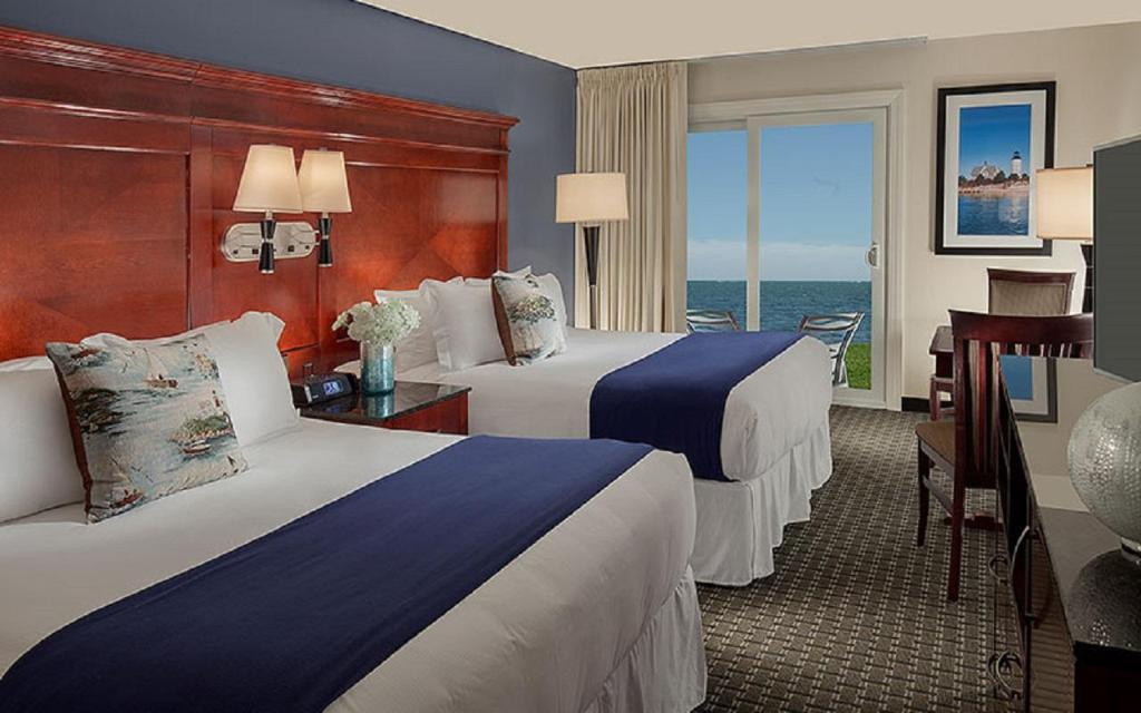 Room, Queen Bed, Ocean Front