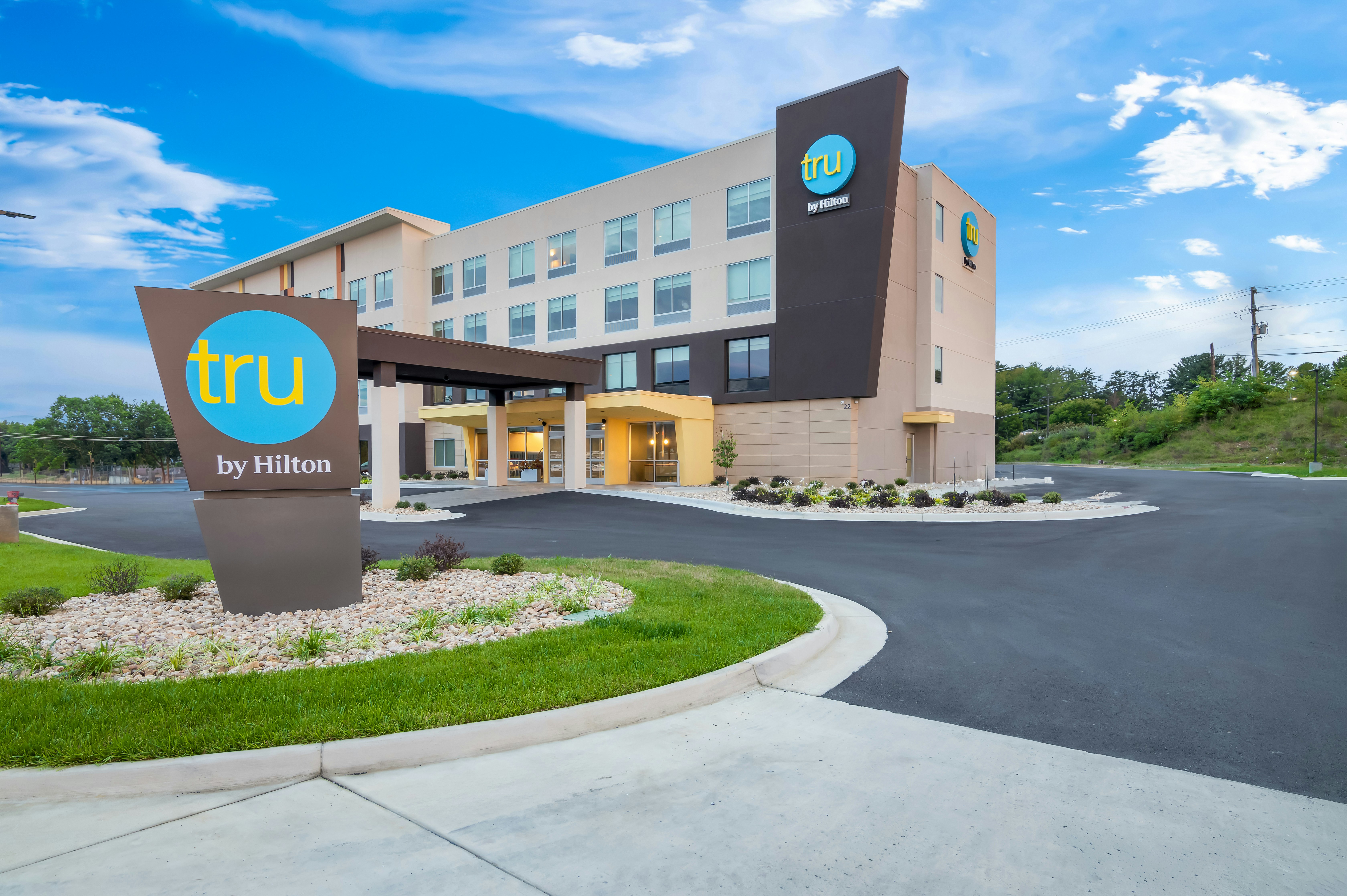 Tru by Hilton Lexington 3/34