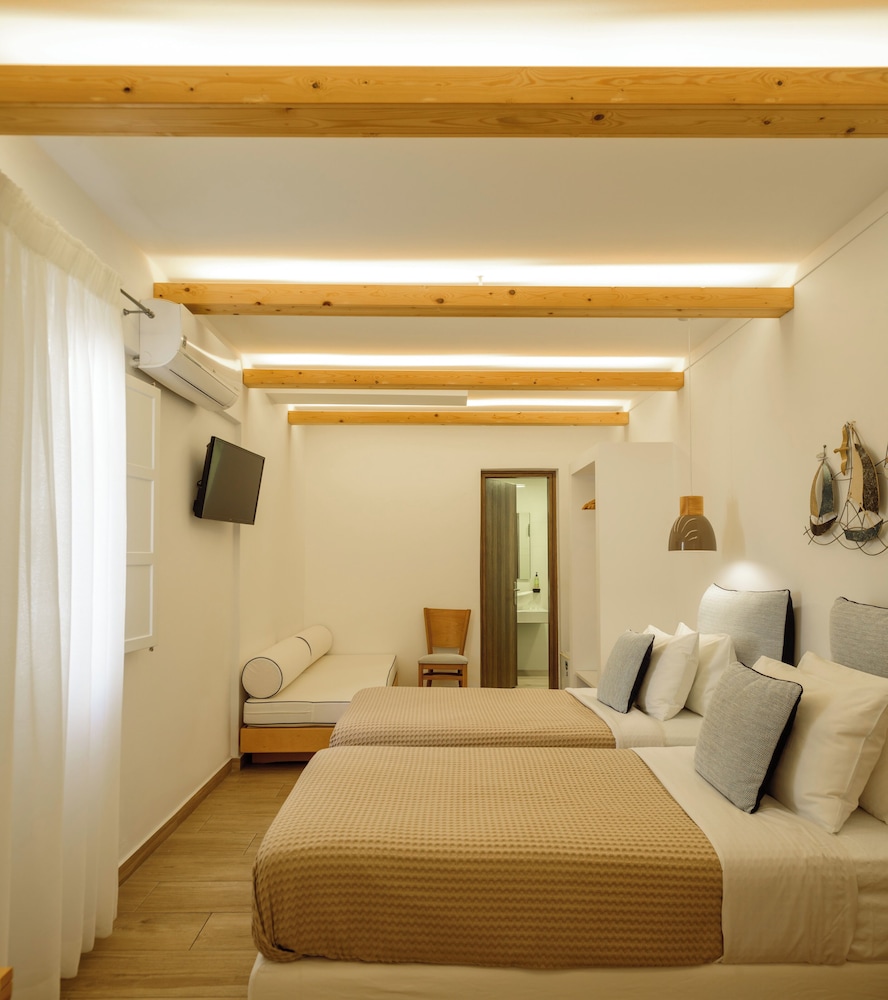 Karidis Hotel 15/48