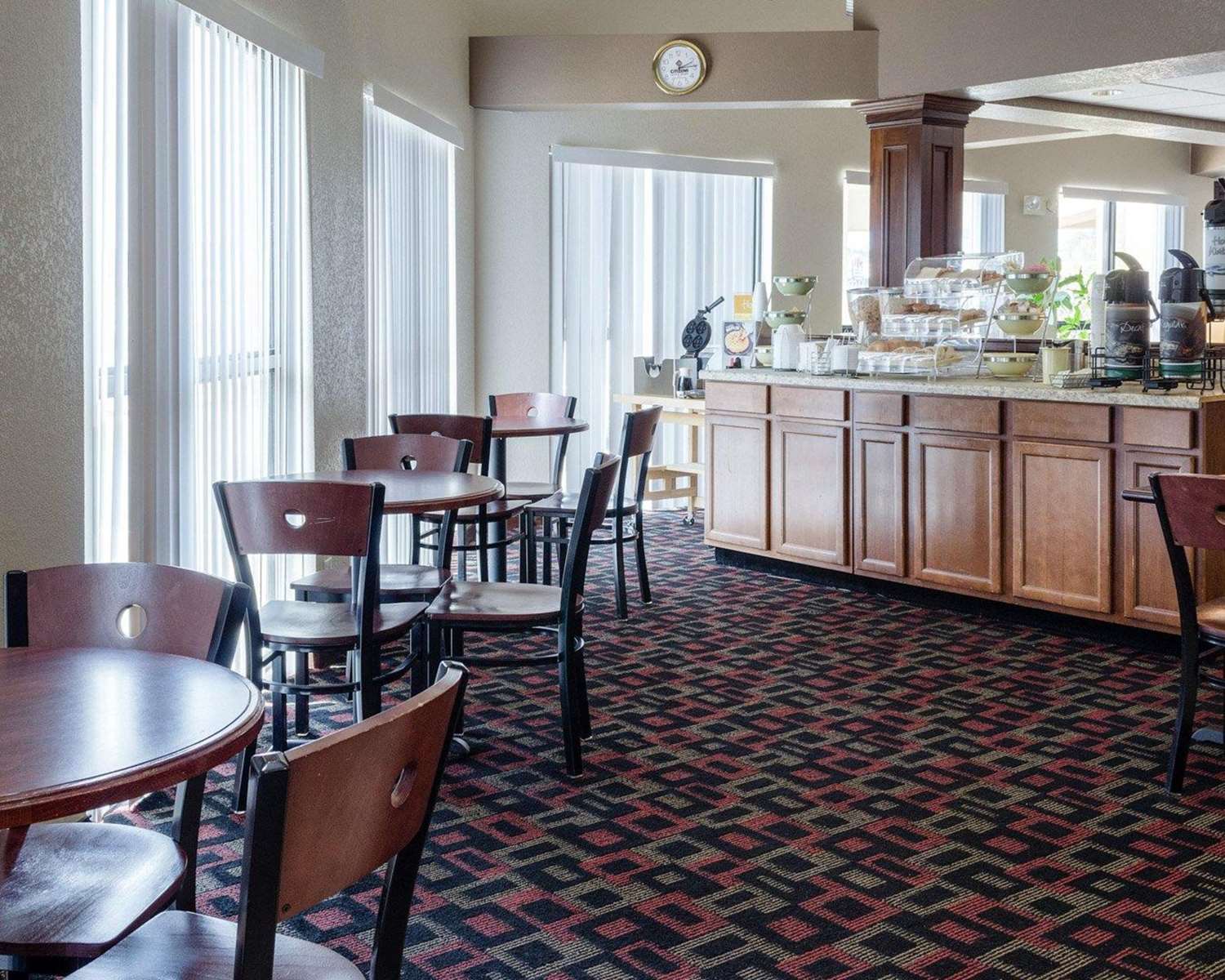 restaurant cafeteria