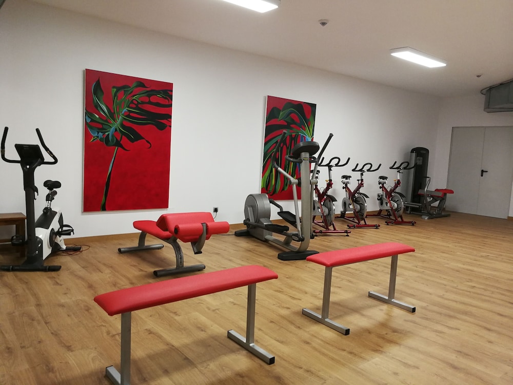 Maritimo Ris Hotel and Apartments 45/73