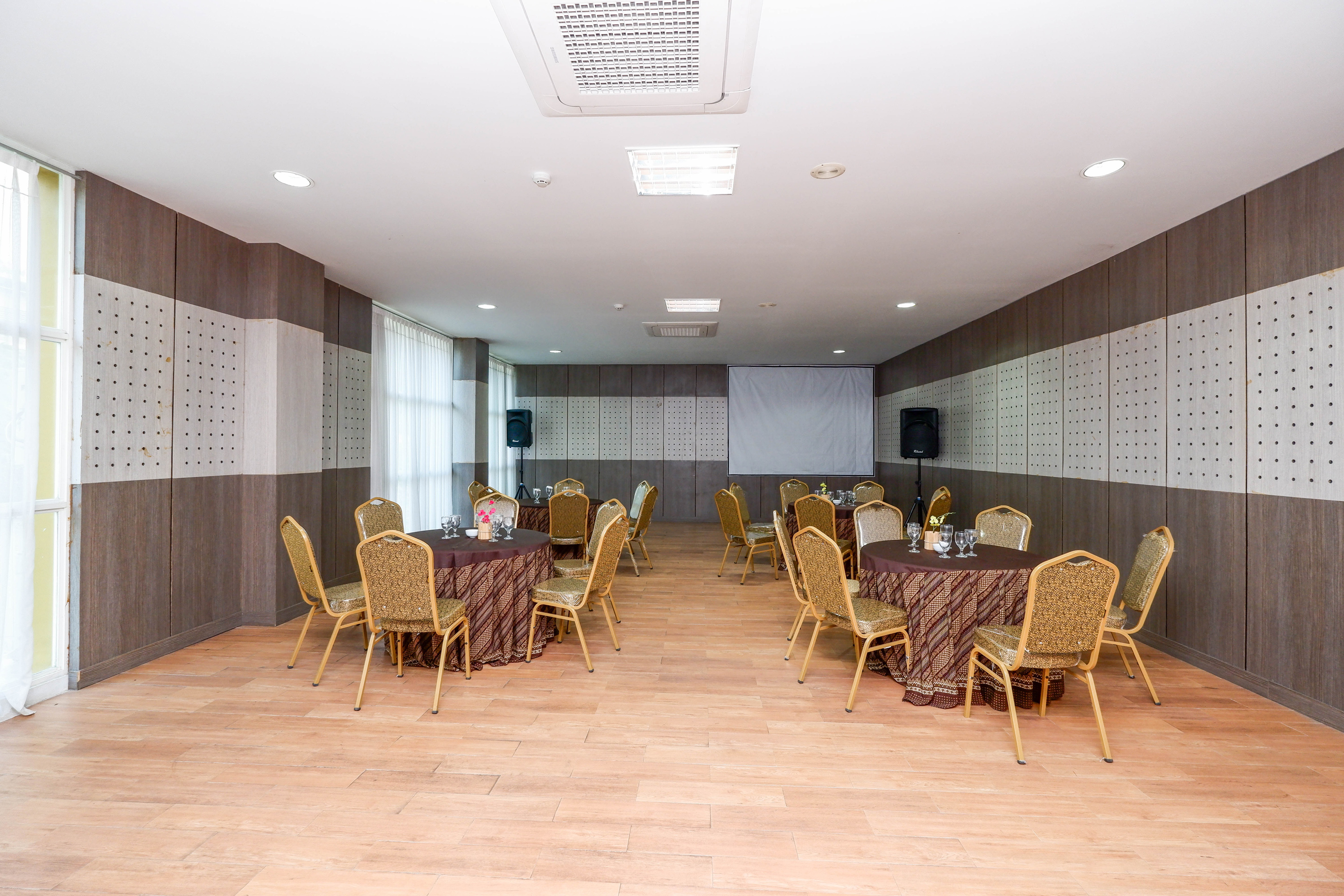 Hotel Utc Semarang 38/51