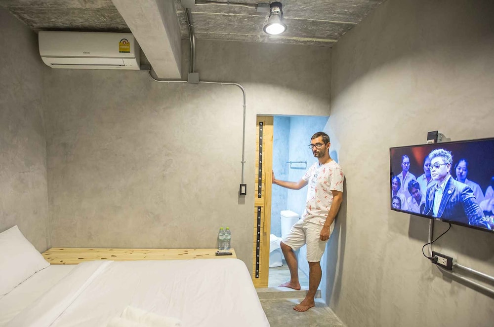 Udonbackpackers Beds And Cafe 33/33