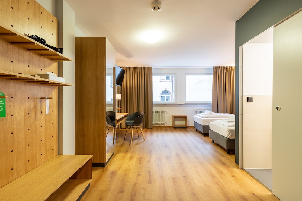 mk hotel frankfurt 32/65
