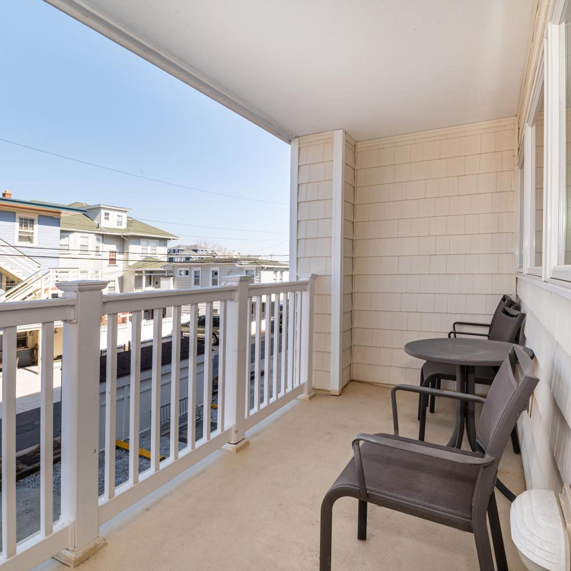 Biscayne Suites 5/49