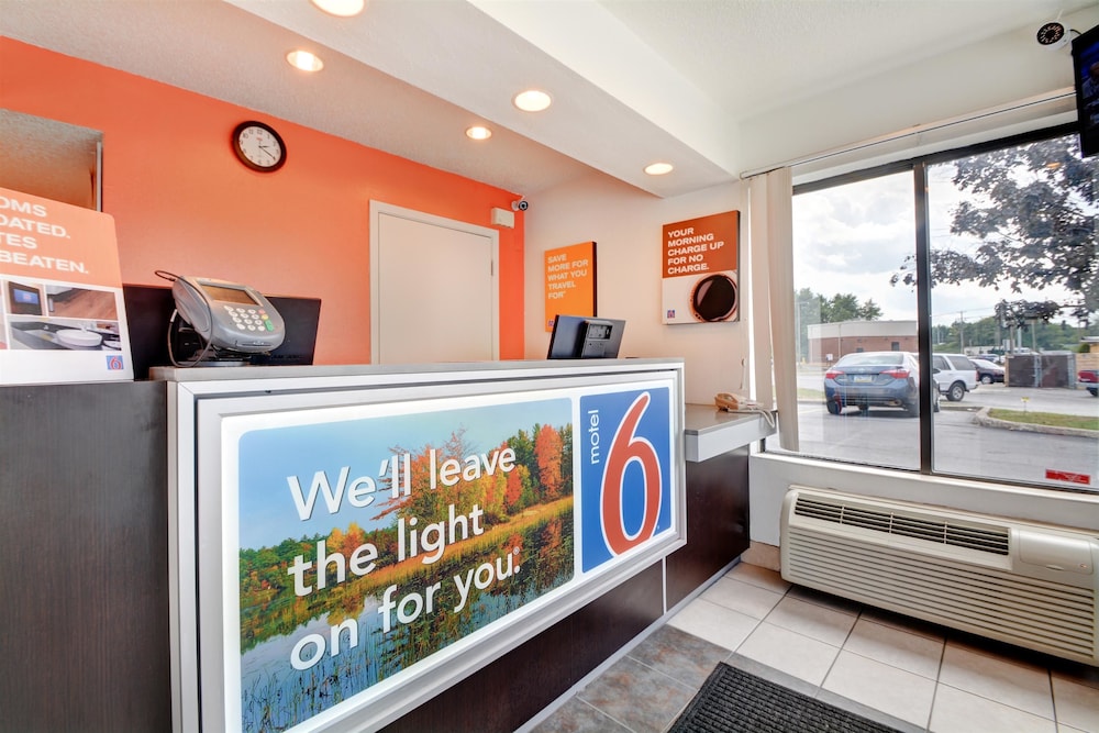 Motel6 Southington, CT - Hartford 8/43