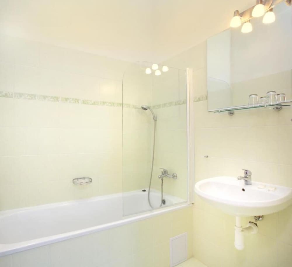 غرفة رباعية، Wenceslas Square Hotel 6/9
