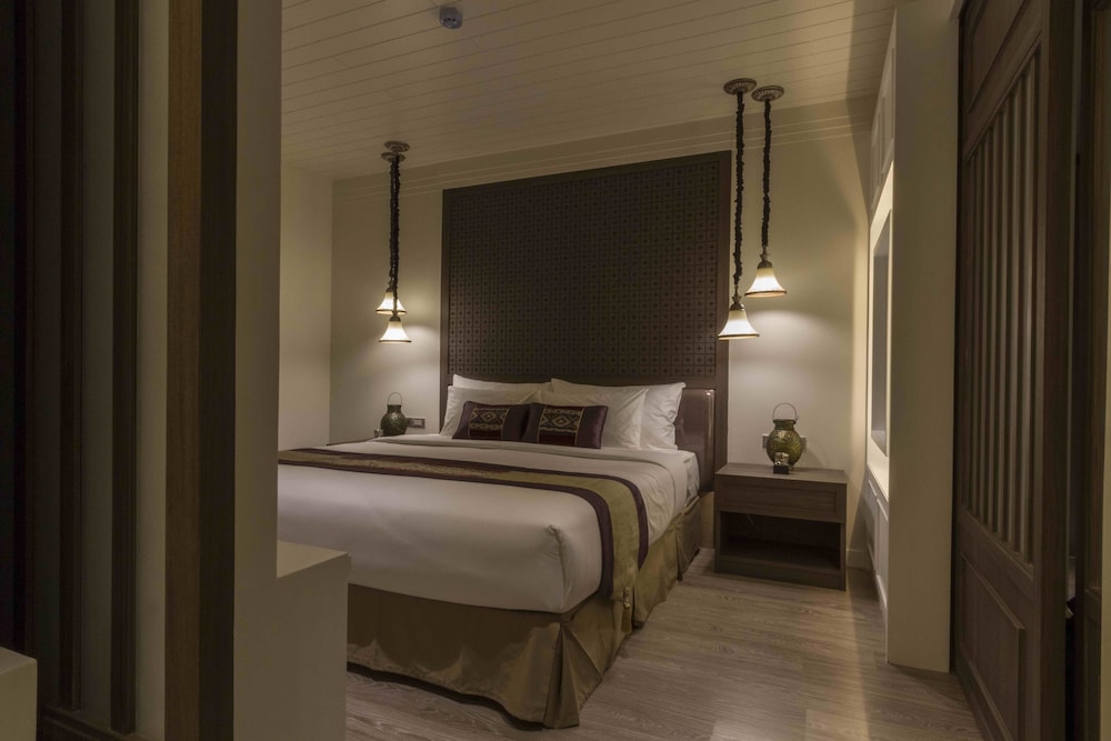 Maraya Hotel Resort 24/65