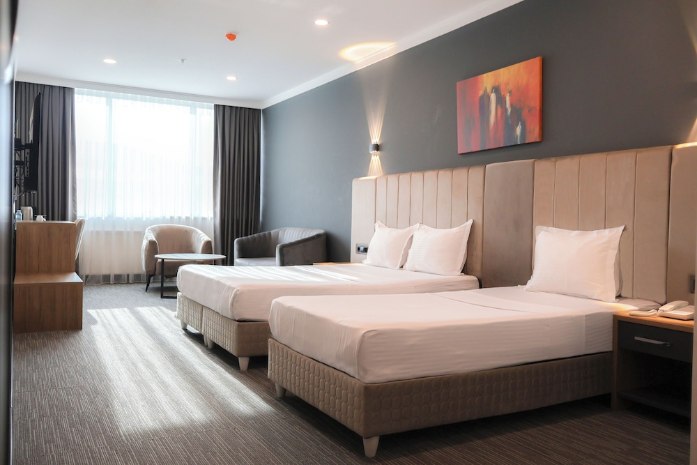 HOME PLUS Hotel & SEYHLI 5/42