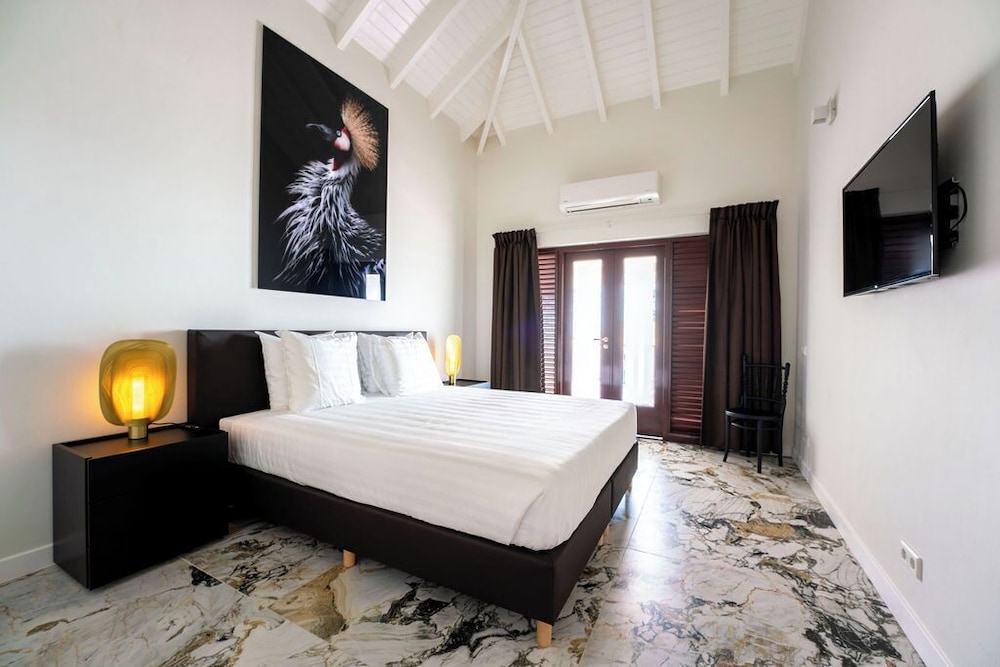 Papagayo Beach Resort 16/72
