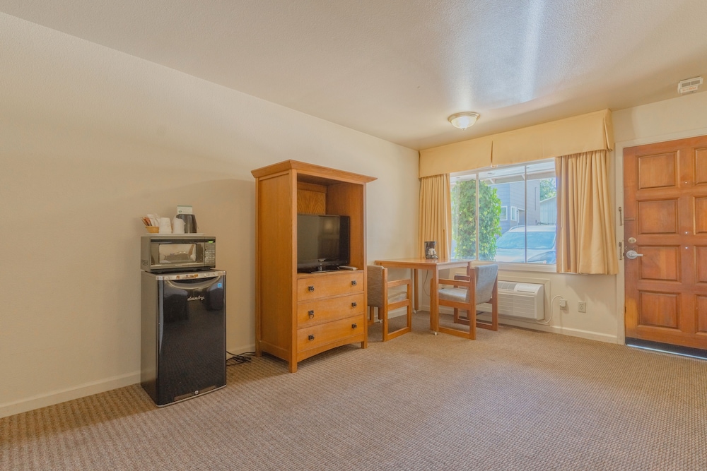 Mariposa Lodge 35/47