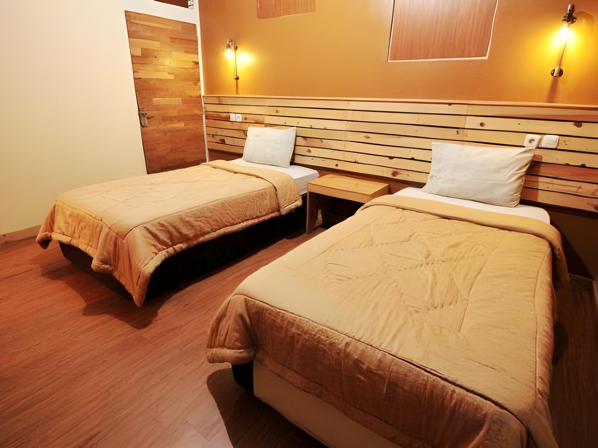 Zaen Hotel Syariah Solo 12/24