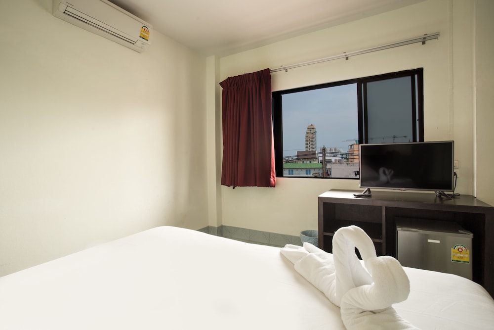Paripas Express Hotel Patong 21/35