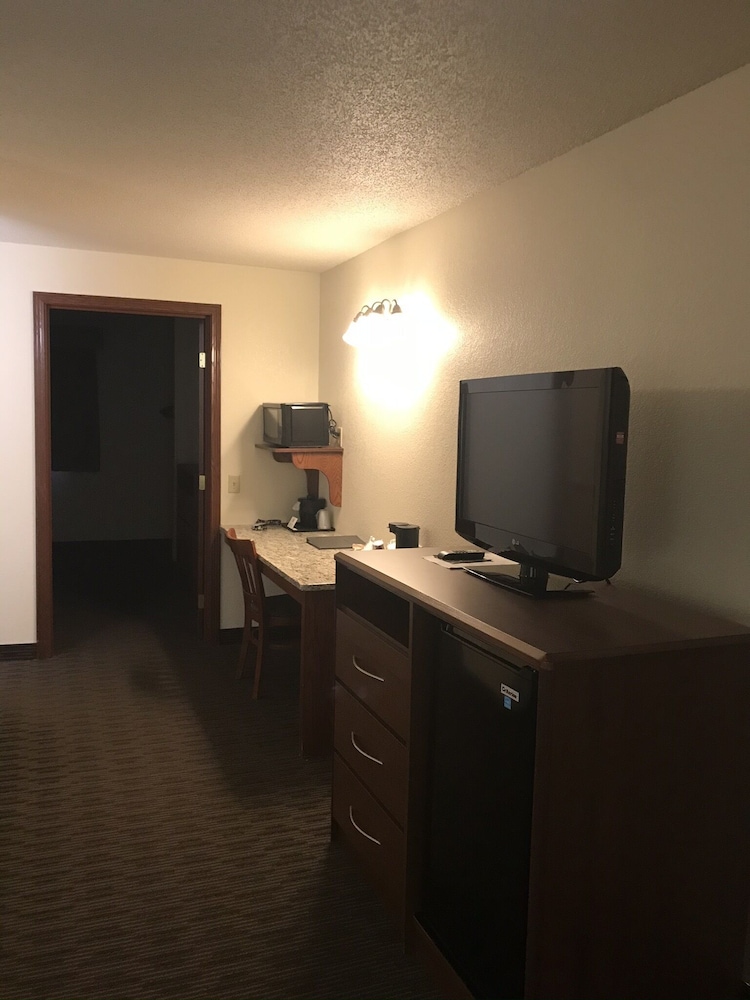 Americinn By Wyndham Marshall 22/25