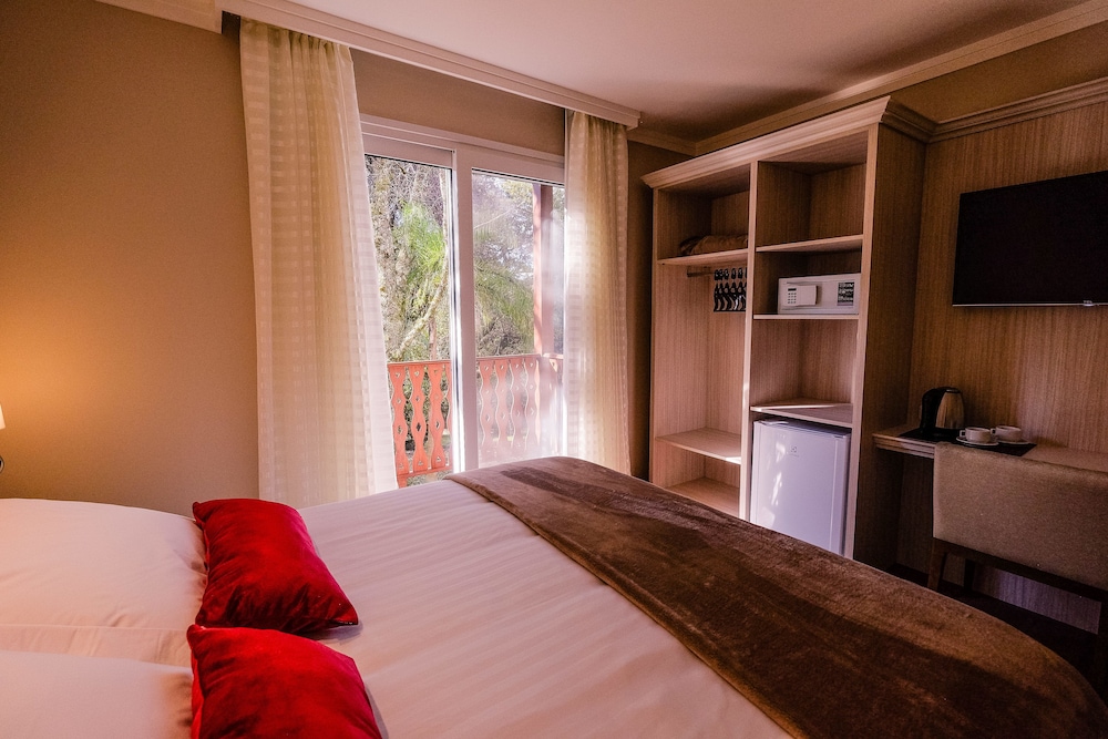 HOTEL JARDINS DA COLINA 32/76