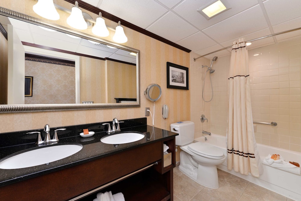 Madison Hotel 53/53