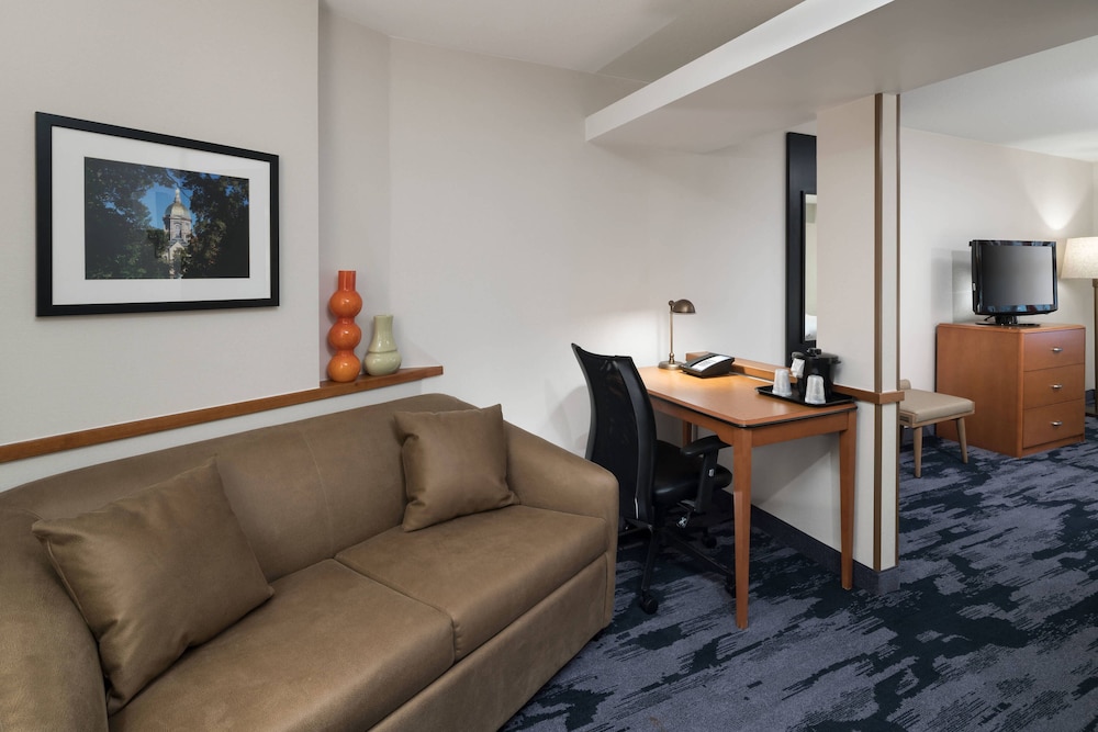 Fairfield Inn Suites South Bend At Notre Dame 17/34