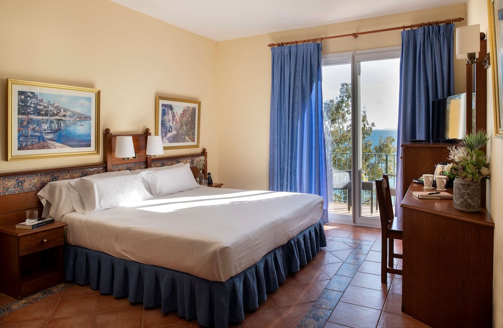 Room, Double Bed, Sea Front