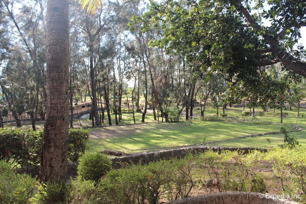 Fort Ilocandia Resort Hotel 43/50