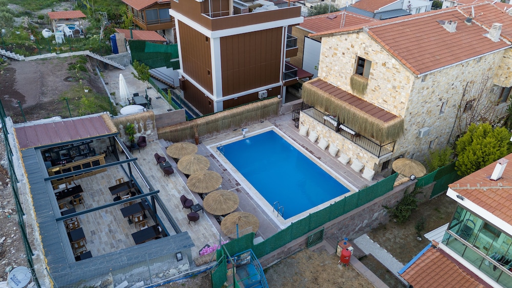 Stone House Yeni Foca 8/50