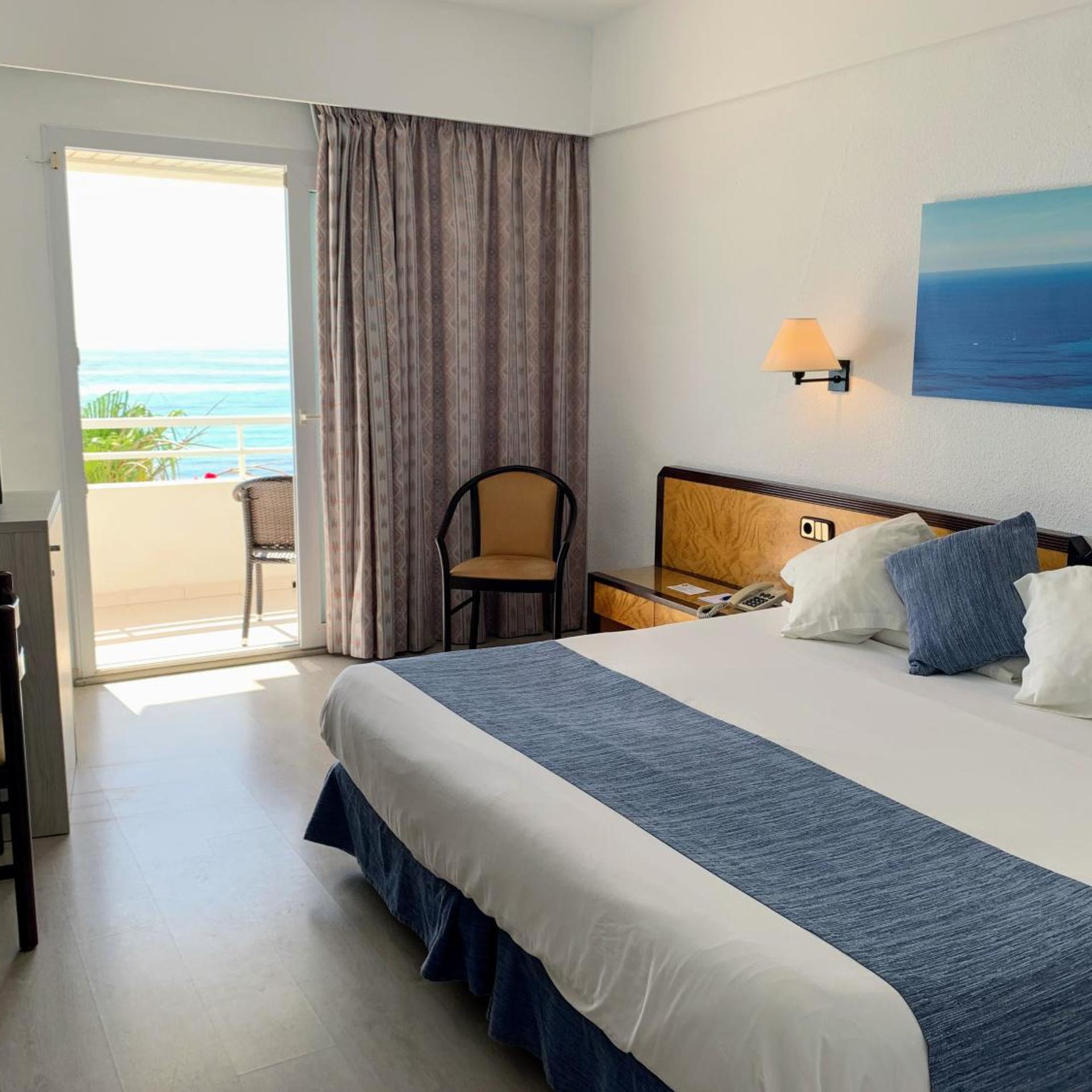 Room, Twin Beds, Sea View