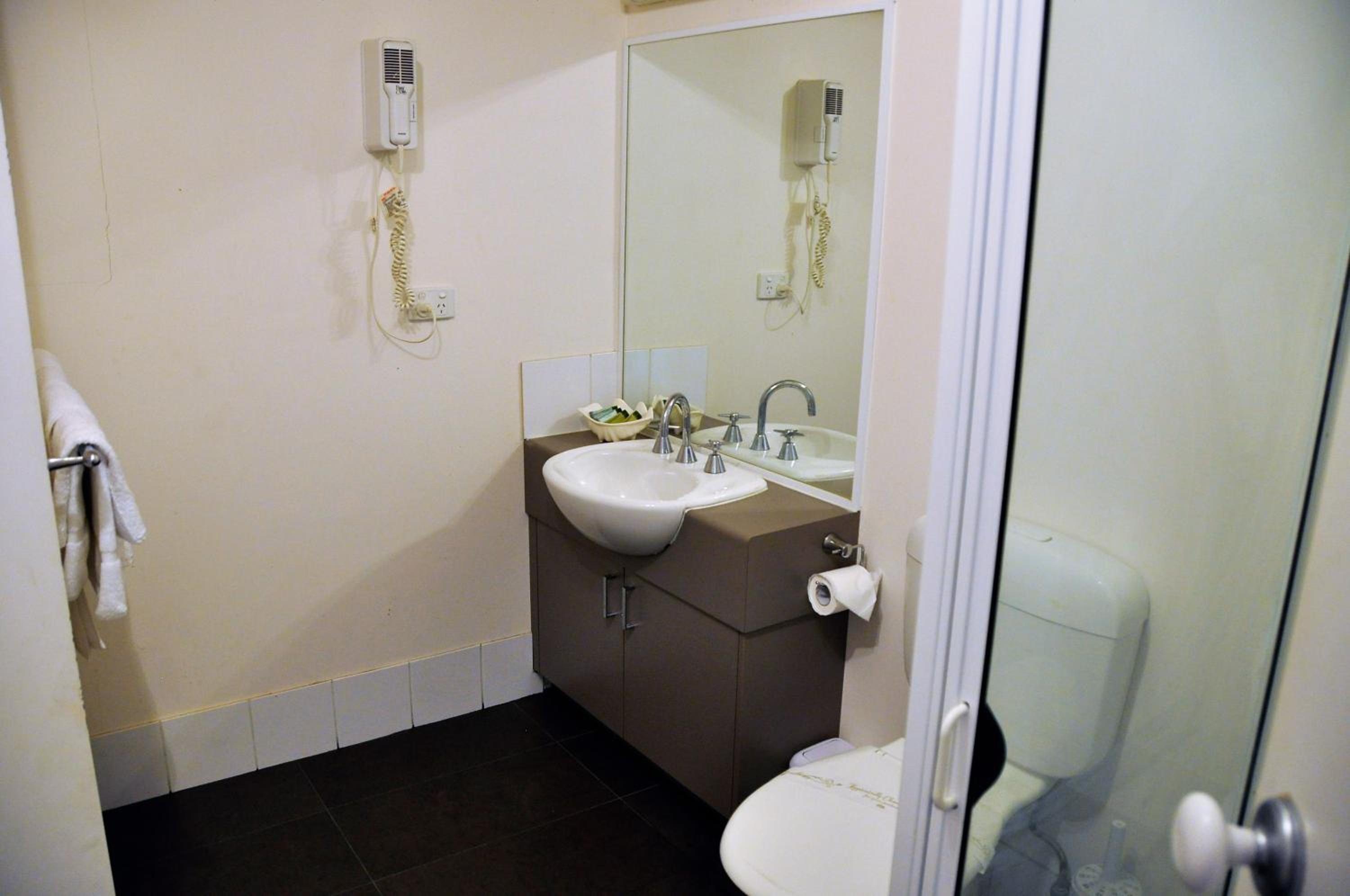 Upper, 1 Queen and 1 Single Bed, Ocean View, Balcony، A Great Ocean View Motel 2/2