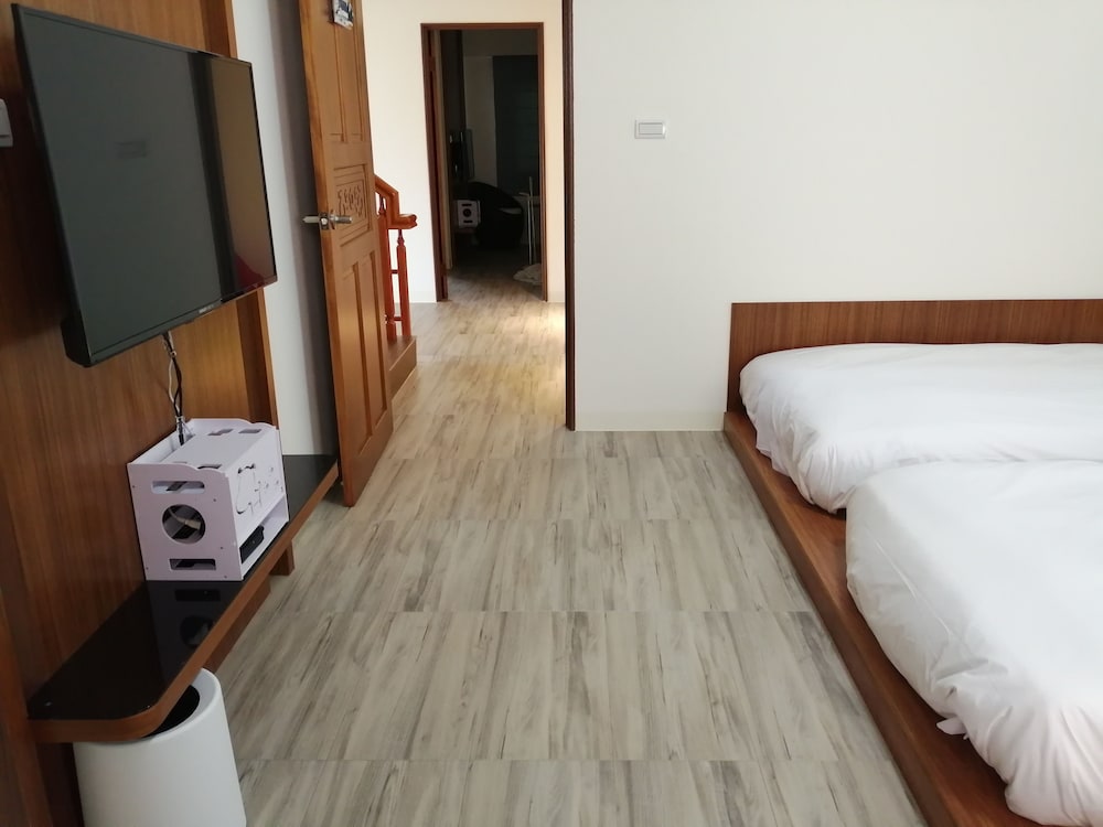 ROOM, TRIPLE, 3 BEDS