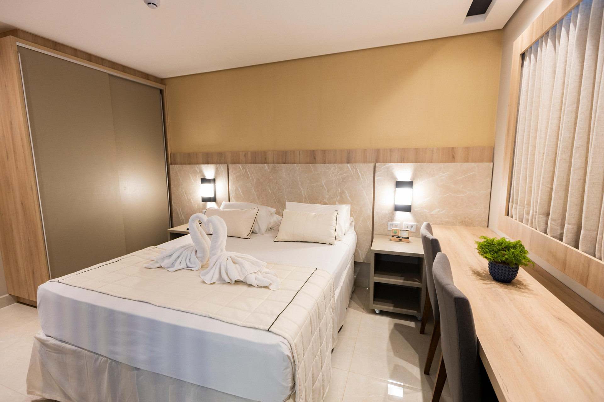Deluxe, Suite