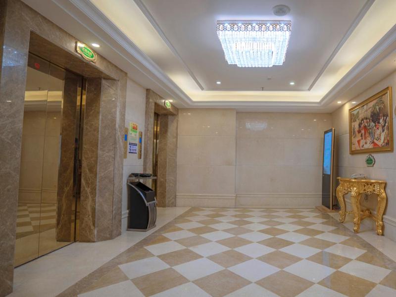Vienna Hotel (Huizhou Zhongkai Chenjiang Avenue) 6/25