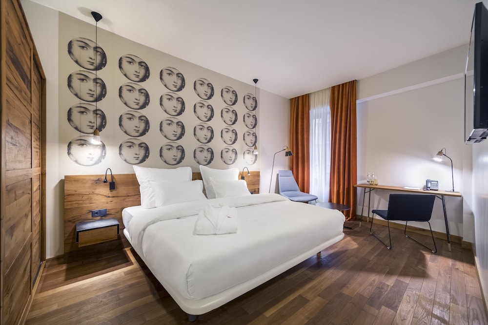 Shota Rustaveli Boutique hotel 18/68
