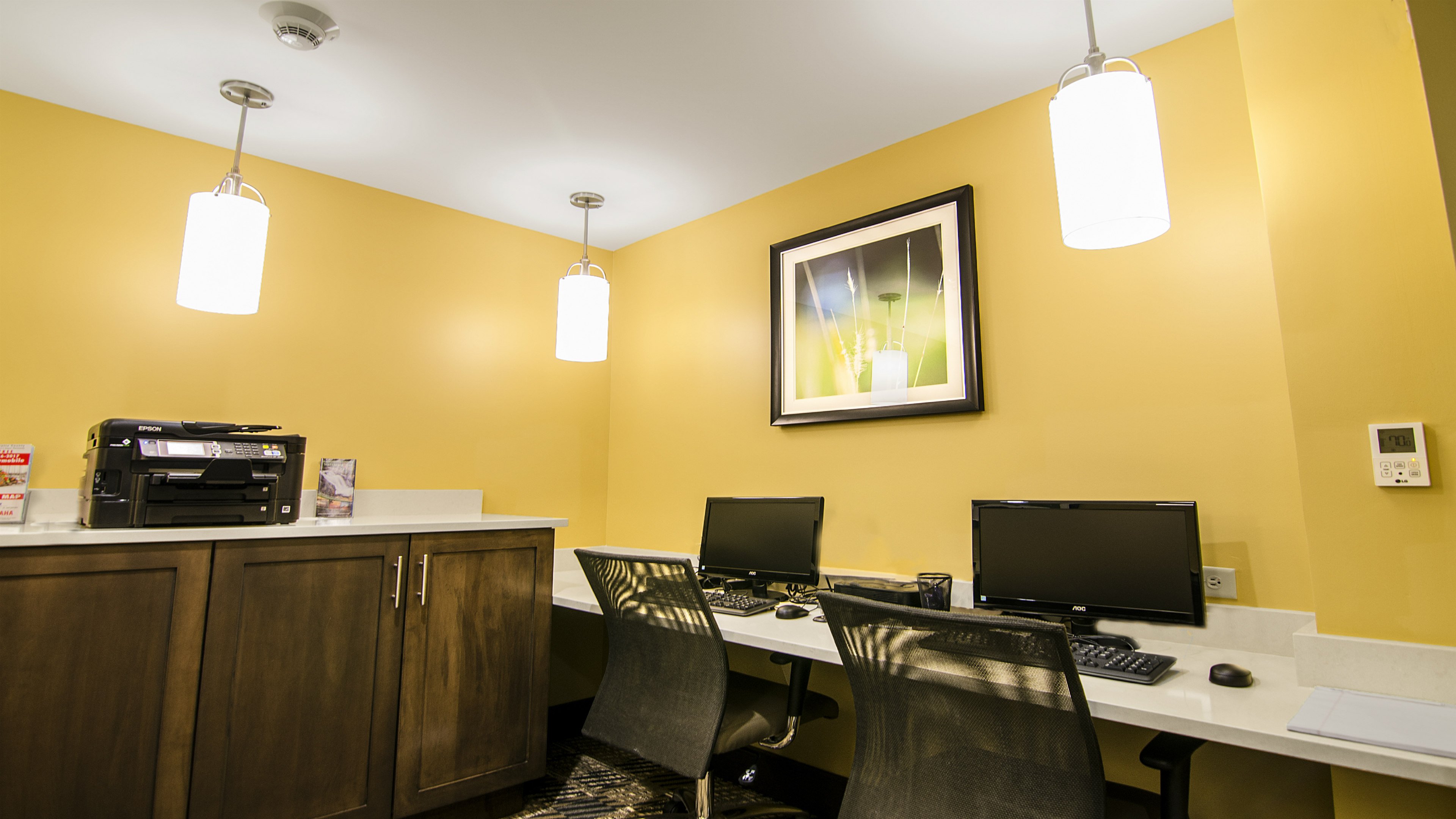 STAYBRIDGE SUITES MARQUETTE 70/82