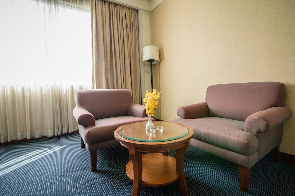 Royal Benja Hotel 37/67