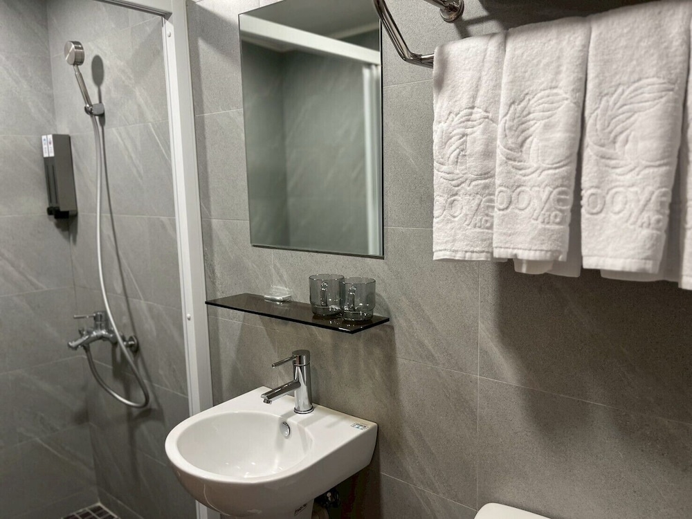 Taichung Kiwi Express Hotel-Fengjia 46/47