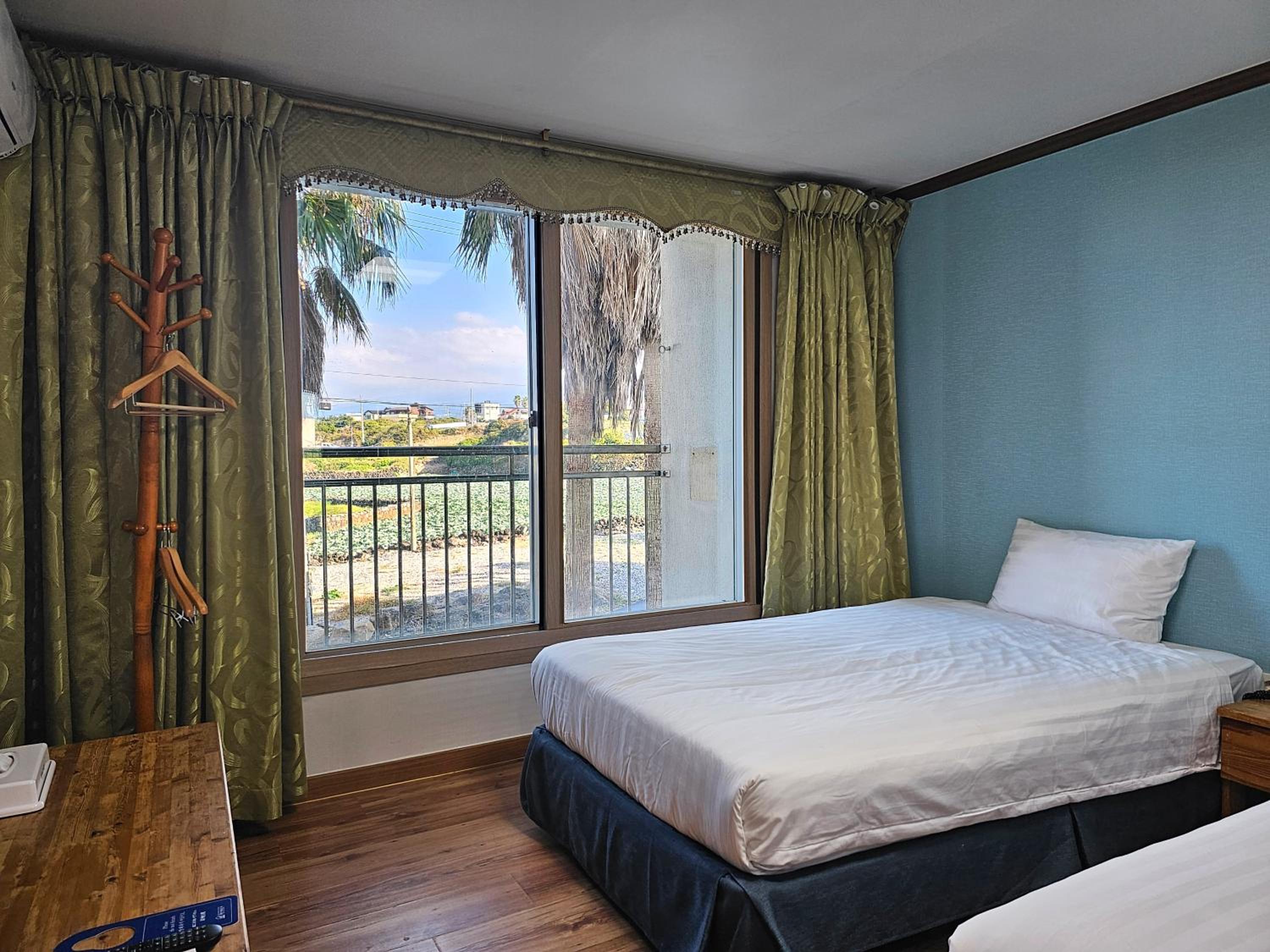 STANDARD, TWIN BEDS