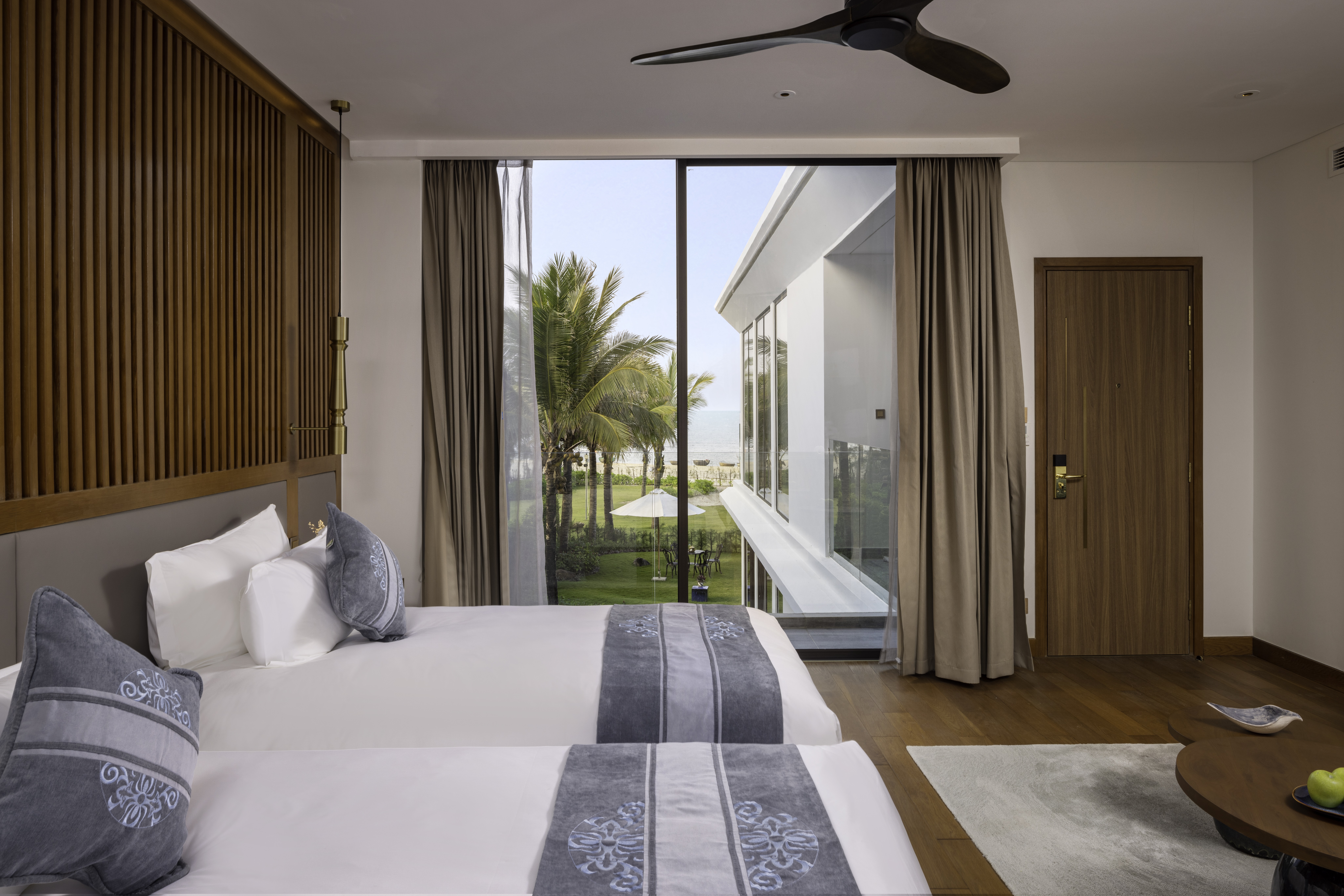 2 Bedrooms, Pool, Villa, Beach Front