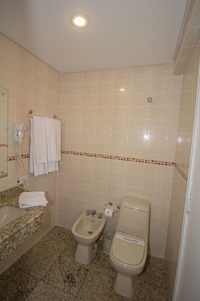 Trevi Hotel & Business 66/67