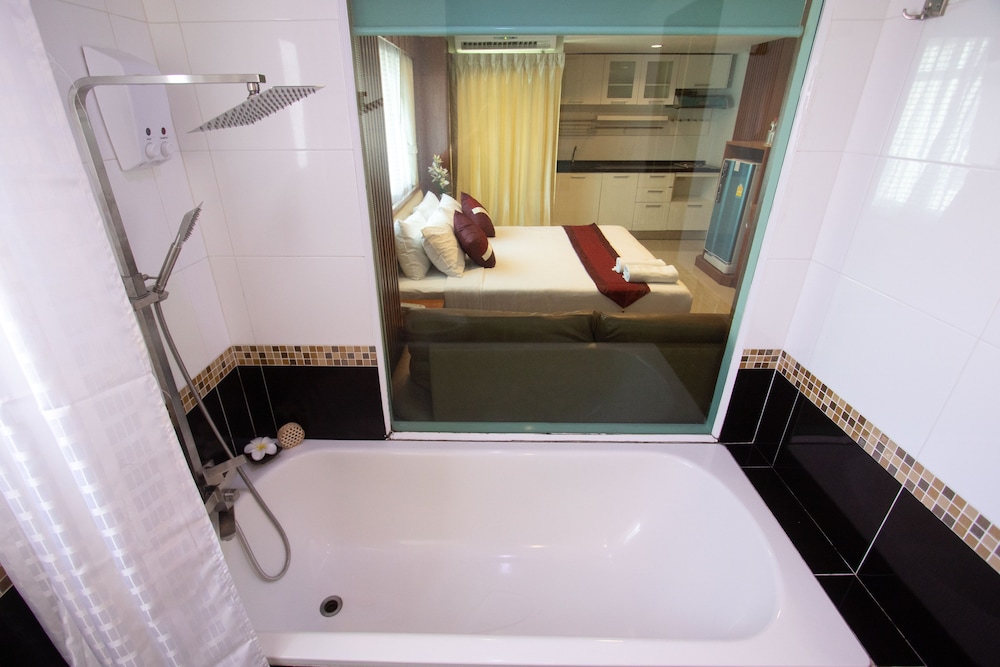 Gusto Pratunam Hotel 41/46