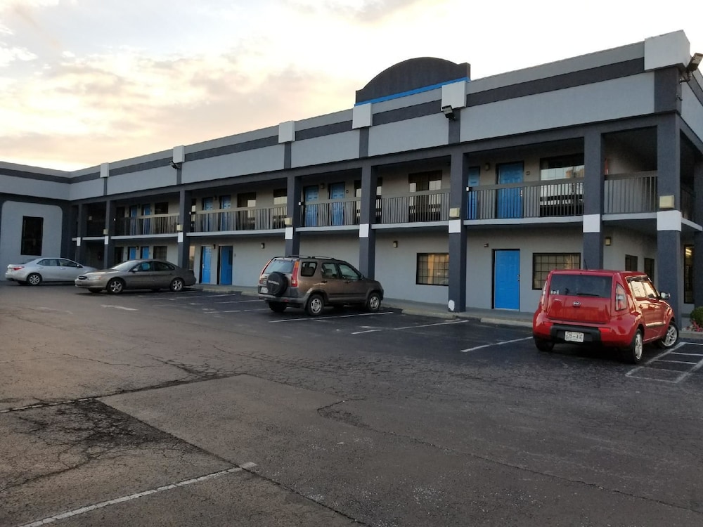 GATEWAY INN AND SUITES 38/39