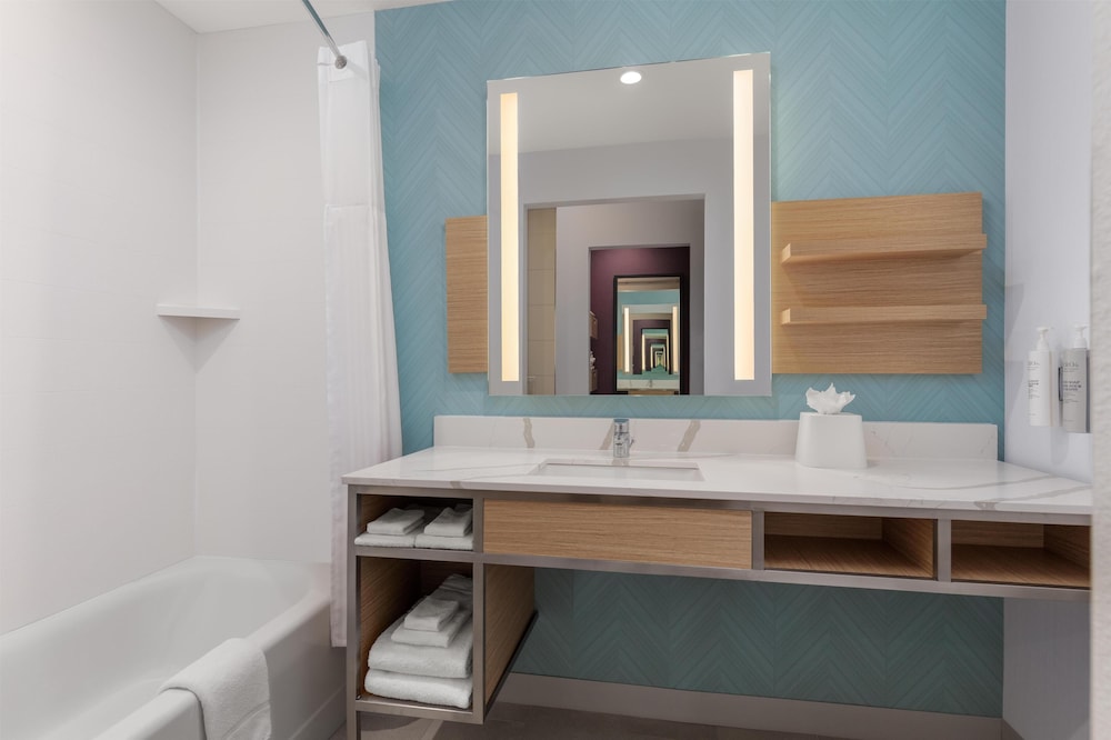 Hilton Garden Inn Wichita Airport 43/47