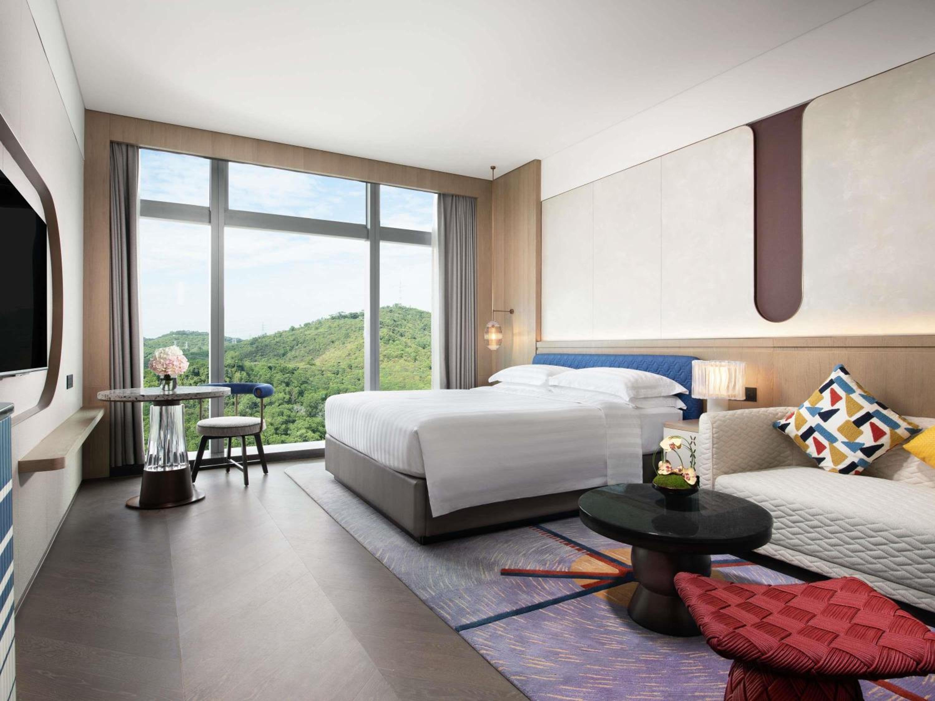 DELUXE, EXECUTIVE, KING BED, GARDEN VIEW, LOUNGE ACCESS