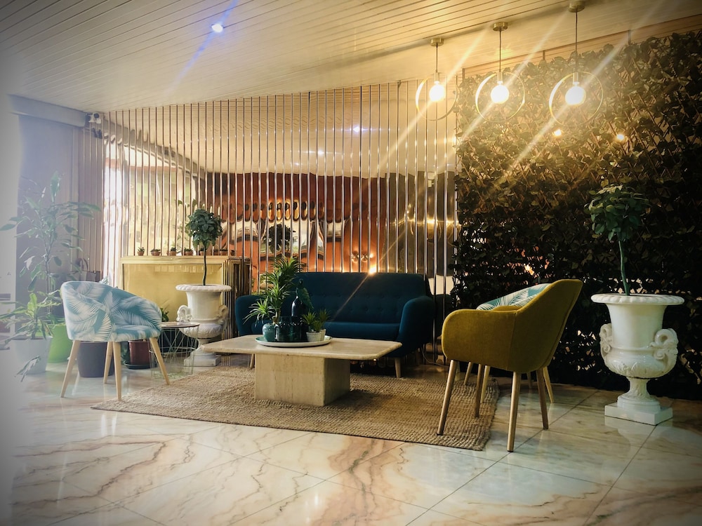 Marques de Santillana Hotel 42/60