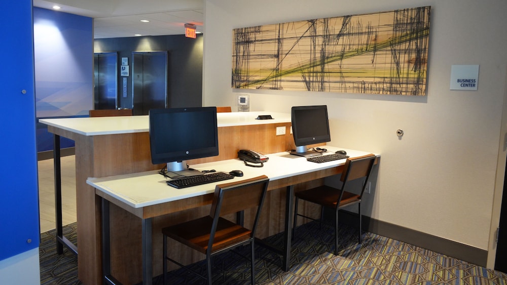 Holiday Inn Express Suites Jacksonville W I295 And I10 44/57