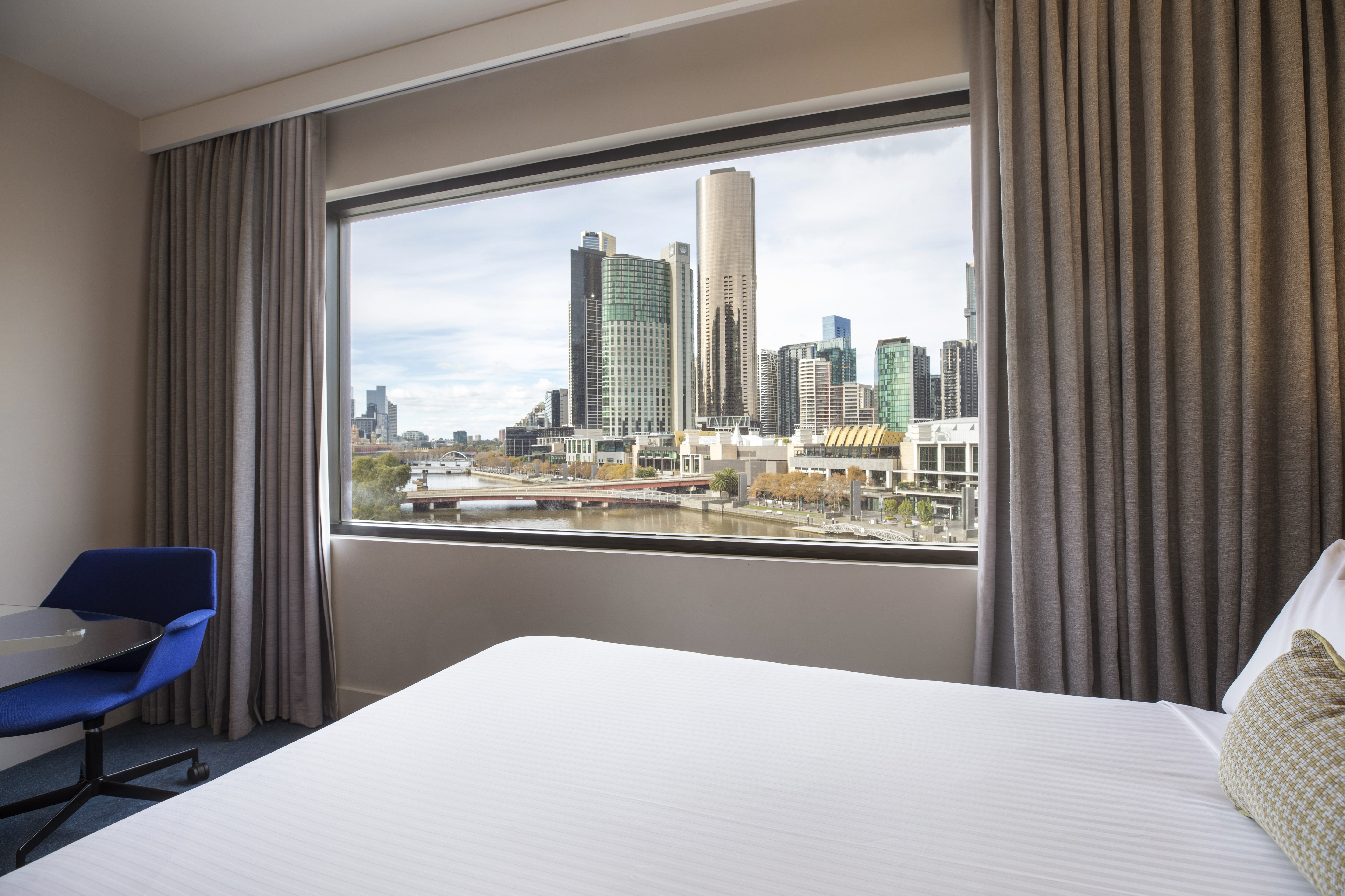 Crowne Plaza Hotel Melbourne 14/72
