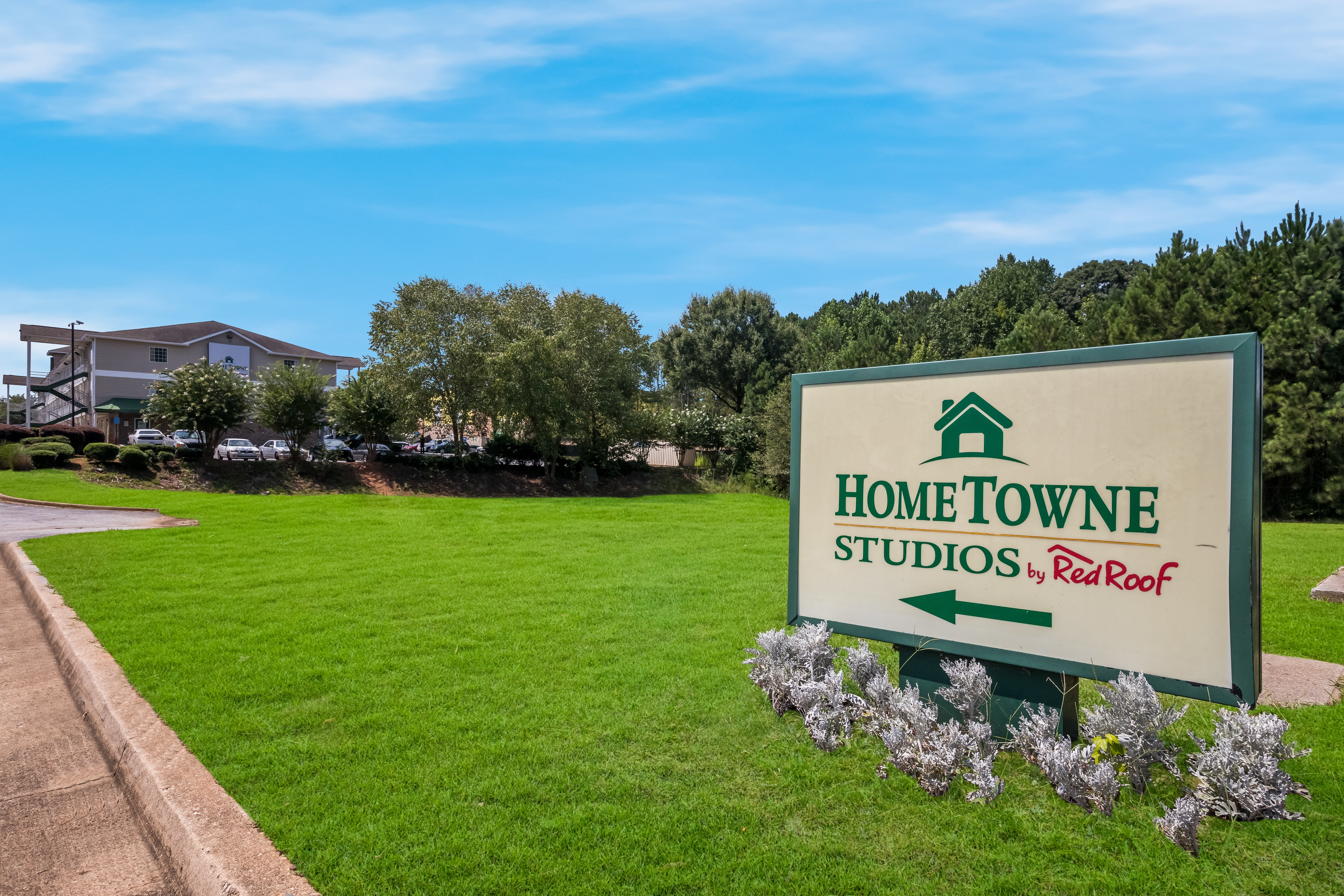 Hometowne Studios By Red Roof Covington Ga 10/10