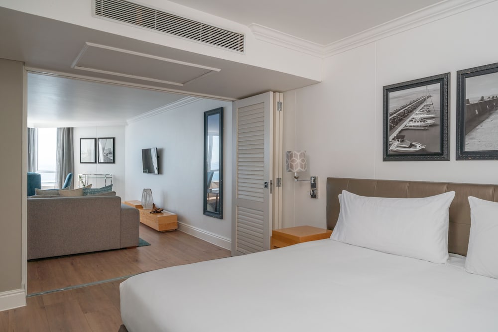 Radisson Collection Hotel, Waterfront Cape Town 10/44